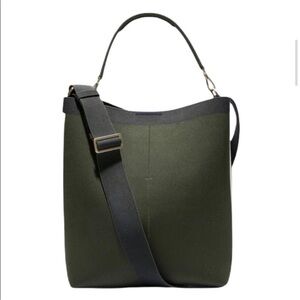 Rothy’s Bucket Bag - forest green NWT